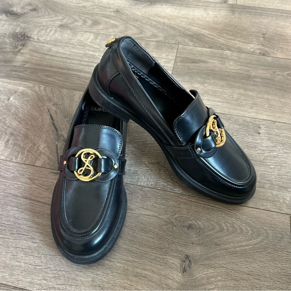 Black Loafers with Gold Accent Size 7.5 - Picture 1 of 8